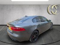 Usado Jaguar XE Portfolio 200 HP (147 kW) 2018 Cinzento Sedan