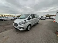 Usado Ford Tourneo Titanium 130 CV (95 kW) 2022 Plateado Monovolumen