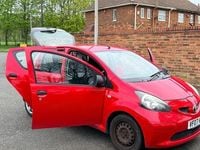 Used Toyota Aygo 67 HP (49 kW) 2007 Red Hatchback