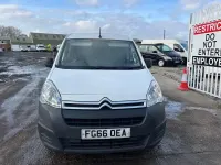 Usado Citroën Berlingo 2017 Blanco Monovolumen