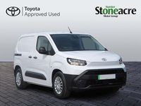 Used Toyota Proace 100 kW (136 HP) 2025 White MPV