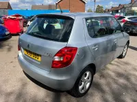 Usado Skoda Fabia 2009 Prateado Citadino