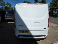Used Ford Transit Custom Limited 170 HP (125 kW) 2020 White Van
