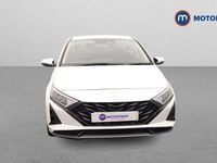 Used Hyundai i20 Advanced 101 HP (74 kW) 2024 White Hatchback
