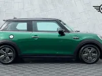 Gebraucht Mini Cooper S Classic 178 PS (130 kW) 2022 Grün Kleinwagen