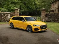 Used Audi RS4 Design 470 HP (345 kW) 2024 Yellow Estate