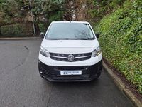 Second-hand Vauxhall Vivaro Edition 120 CP (88 kW) 2021 Alb Monovolum