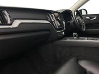 Usado Volvo XC60 Plus 194 HP (142 kW) 2023 Cinzento SUV