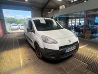 Begagnad Peugeot Partner 2014 Vit Minibuss