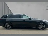 Usado Mercedes E300 AMG Line Premium Plus 313 HP (230 kW) 2024 Cinzento Carrinha