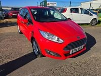 Used Ford Fiesta Zetec 82 HP (60 kW) 2014 Red Hatchback