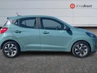 Käytetty Hyundai i10 Advanced 63 HP (46 kW) 2025 Vihreä Viistoperä