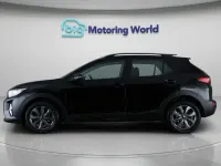 Usado Kia Stonic 99 CV (72 kW) 2022 Negro SUV