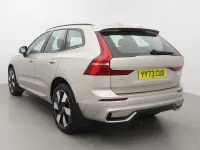 Used Volvo XC60 Plus 350 HP (257 kW) 2023 Gold SUV