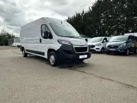 Begagnad Peugeot Boxer Premium 140 HK (102 kW) 2024 Vit Van