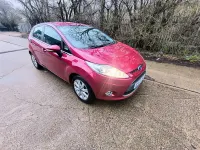Begagnad Ford Fiesta Zetec 82 HK (60 kW) 2009 Röd Halvkombi