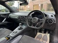Begagnad Audi TT S-Line 230 HK (169 kW) 2015 Grå Sportkupé