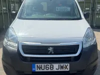Used Peugeot Partner S 314 HP (230 kW) 2019 White MPV