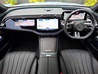 Usado Mercedes E300 AMG Line Premium Plus 313 HP (230 kW) 2024 Prateado Citadino