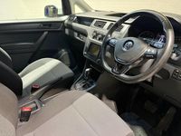 Usado VW Caddy Trendline 102 HP (75 kW) 2019 Branco Monovolume
