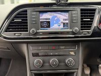 Begagnad Seat Leon SE 105 HK (77 kW) 2015 Silver Halvkombi