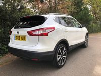 Used Nissan Qashqai Tekna 2016 White SUV