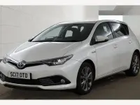 Used Toyota Auris Hybrid Business Edition 136 HP (100 kW) 2017 Hatchback