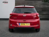 Used Hyundai i20 Premium SE 90 HP (66 kW) 2016 Red Hatchback