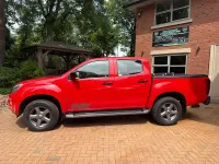 Used Isuzu D-Max 161 HP (118 kW) 2016 Red Pickup