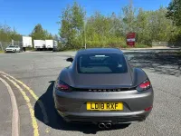 Usado Porsche 718 Cayman 350 HP (257 kW) 2018 Cinzento Coupé