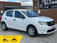 Used Dacia Sandero Ambiance 2015 White Hatchback
