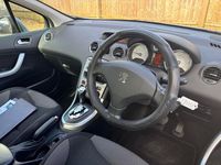 Usado Peugeot 308 120 HP (88 kW) 2009 Cinzento Citadino