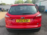 Used Ford Focus Zetec 125 HP (91 kW) 2012 Red Estate