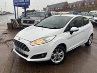 Used Ford Fiesta Zetec 82 HP (60 kW) 2015 White Hatchback