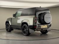Used Land Rover Defender HSE Dynamic 350 HP (257 kW) 2024 Pangea green Estate