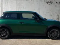 Usado Mini Cooper Exclusive 114 kW (156 CV) 2025 Verde Utilitario
