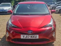 Used Toyota Prius 140 HP (102 kW) 2017 Red Hatchback