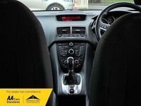 Used Vauxhall Meriva 2017 White MPV