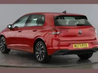Second-hand VW Golf VIII Life 110 CP (80 kW) 2023 Roșu Hatchback