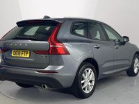 Usado Volvo XC60 Momentum 247 HP (181 kW) 2018 Cinzento SUV