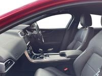 Usado Jaguar XE R-Dynamic 250 HP (183 kW) 2024 Vermelho Sedan
