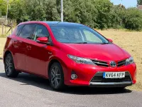 Used Toyota Auris Hybrid Plus 136 HP (100 kW) 2014 Red