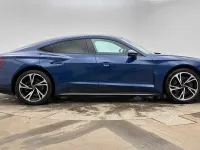 Usado Audi e-tron GT quattro Design 430 kW (585 HP) 2023 Azul Sedan