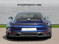 Begagnad Porsche 911 480 HK (353 kW) 2024 Blå Sportkupé