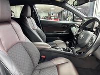 Usado Toyota C-HR 115 HP (84 kW) 2017 Preto SUV