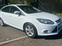 Usado Ford Focus Zetec 115 HP (84 kW) 2013 Branco Citadino