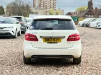 Usado Mercedes B180 2012 Branco Monovolume