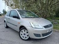 Usado Ford Fiesta Style 75 HP (55 kW) 2007 Prateado Citadino