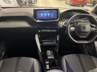 Używany Peugeot e-2008 Allure 98 kW (134 KM) 2025 Czerwony SUV