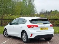 Used Ford Focus Zetec 120 HP (88 kW) 2019 White Hatchback